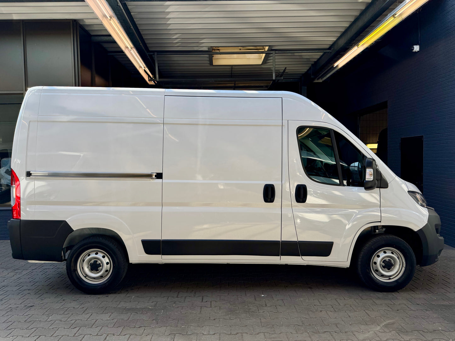 Fiat Ducato 2.2 D L2H2 KLIMAAUT CARPLAY PDC AHK 3STZ