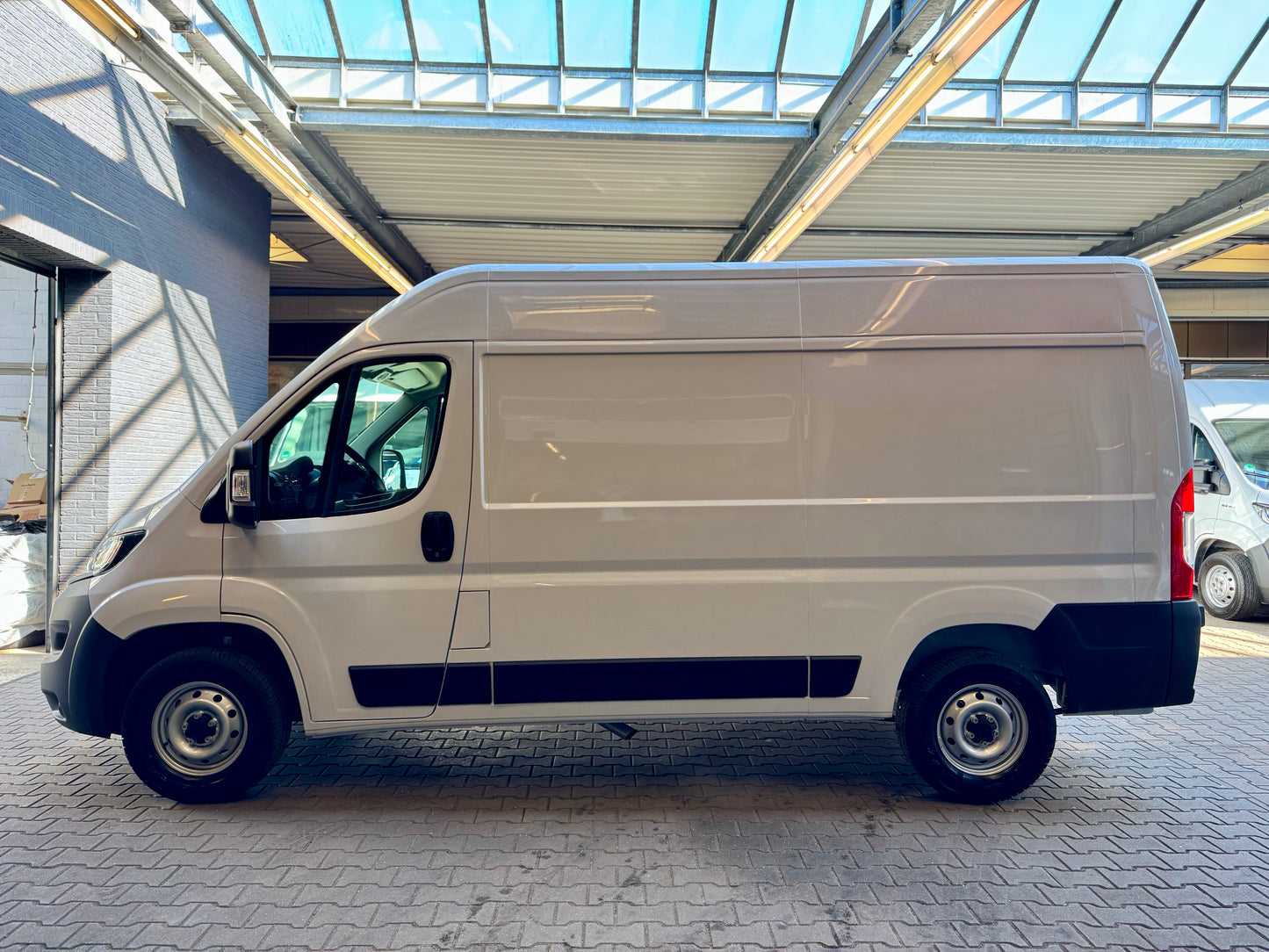 Fiat Ducato 2.2 D L2H2 KLIMAAUT CARPLAY PDC AHK 3STZ