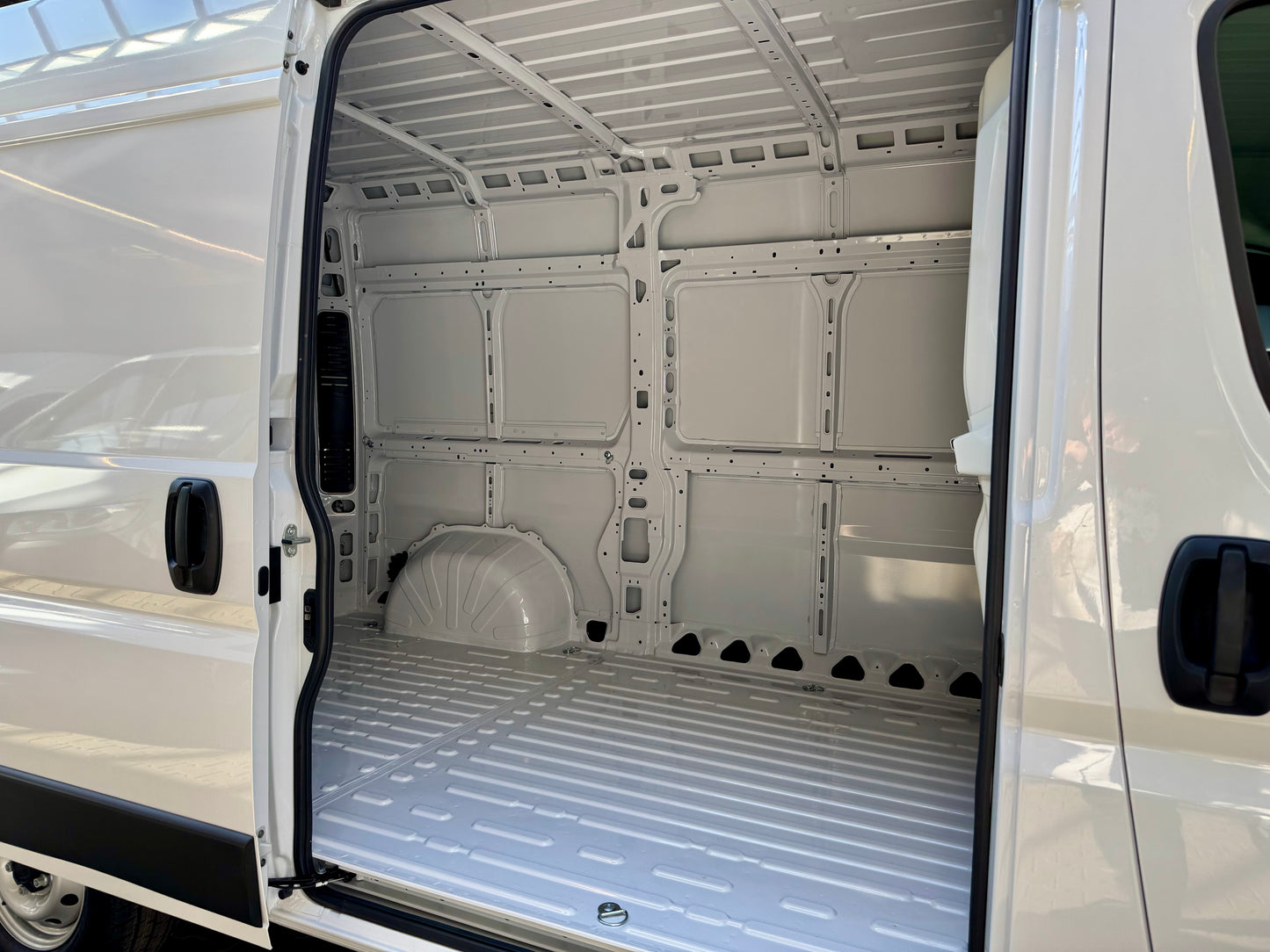 Fiat Ducato 2.2 D L2H2 KLIMAAUT CARPLAY PDC AHK 3STZ
