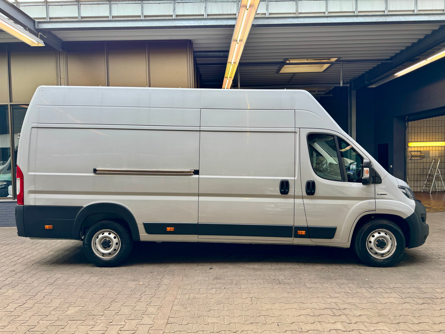 Fiat Ducato 2.2 D L5H3 MAXI AHK KLIMA CAM 3SITZE 3,5t