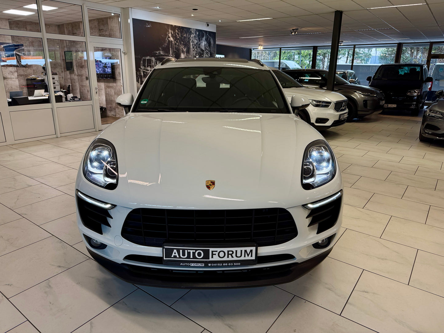 Porsche Macan SPORT PANORAMA LEDER KAMERA AHK MEMORY PDC