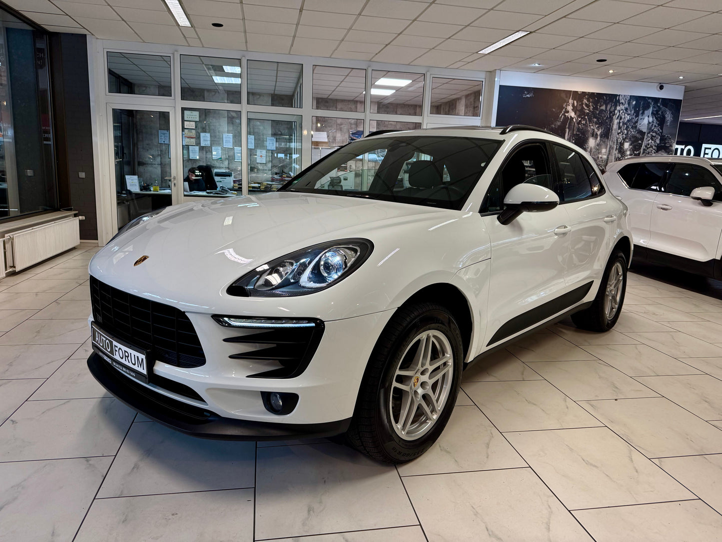 Porsche Macan SPORT PANORAMA LEDER KAMERA AHK MEMORY PDC