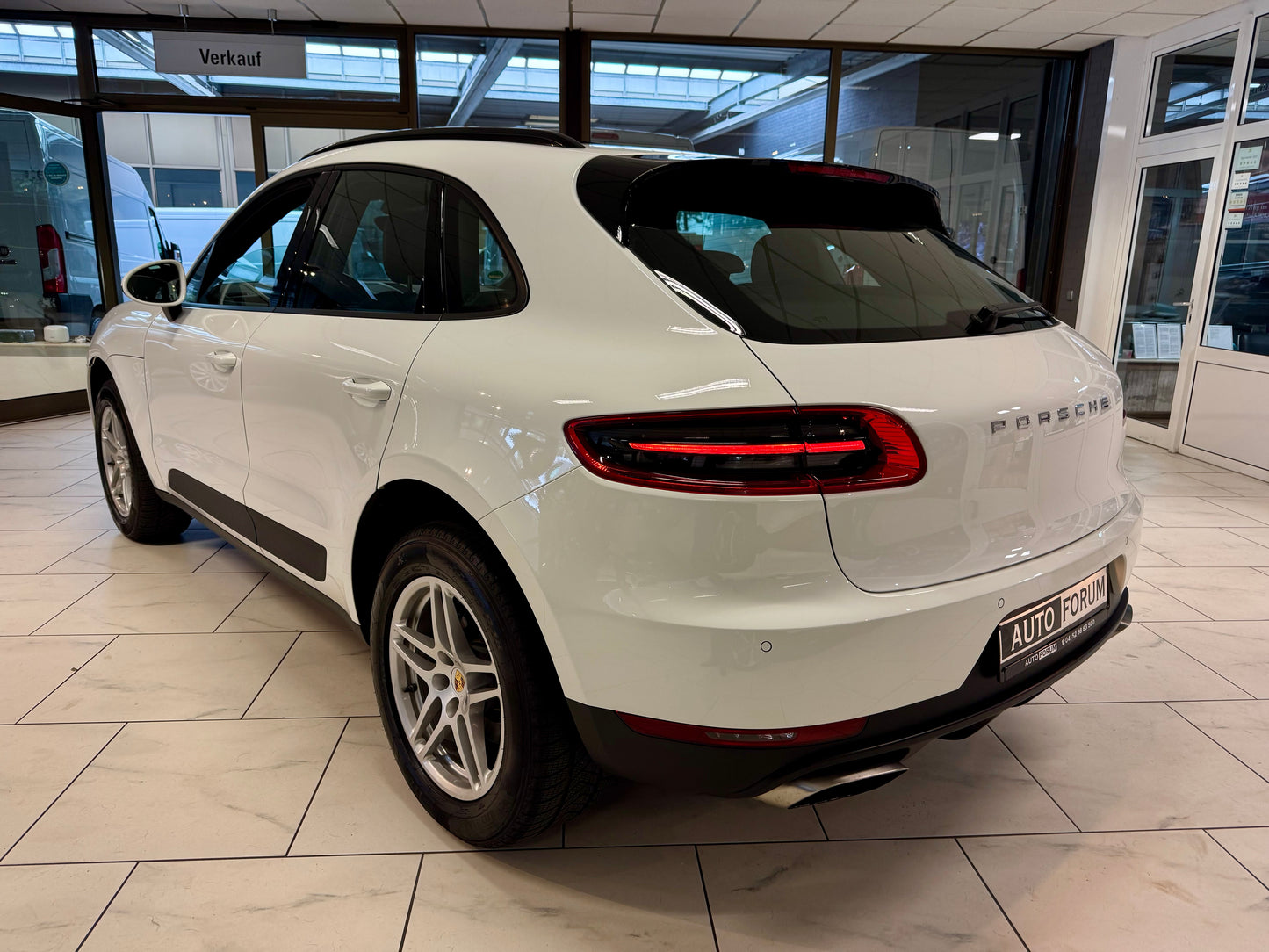 Porsche Macan SPORT PANORAMA LEDER KAMERA AHK MEMORY PDC