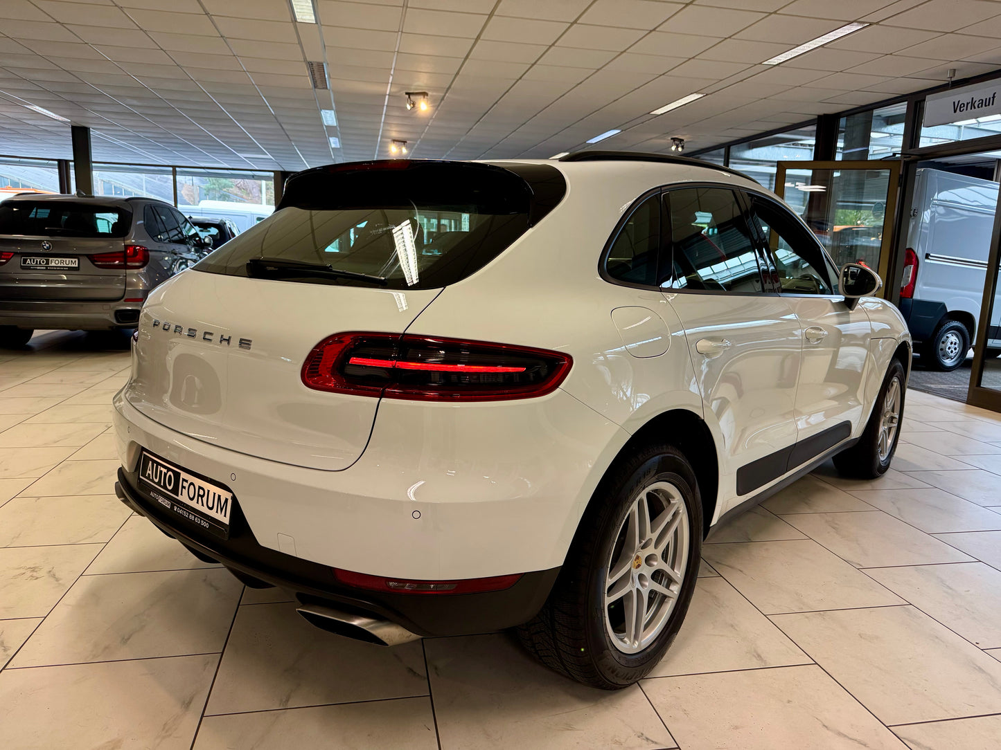 Porsche Macan SPORT PANORAMA LEDER KAMERA AHK MEMORY PDC
