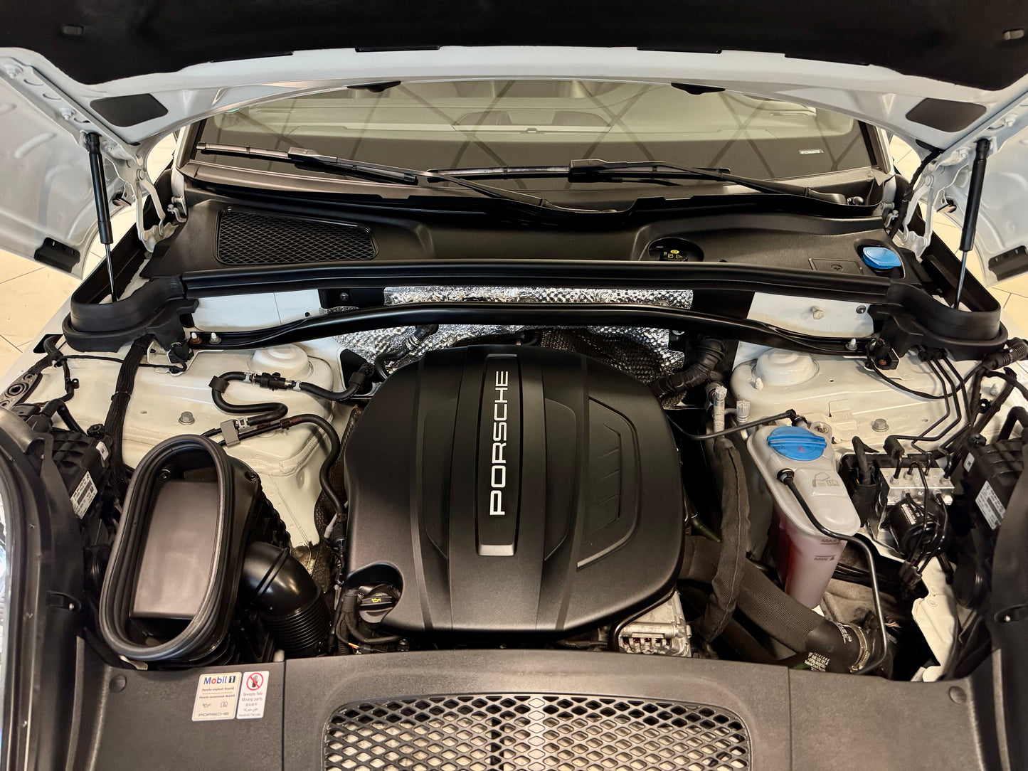 Porsche Macan SPORT PANORAMA LEDER KAMERA AHK MEMORY PDC