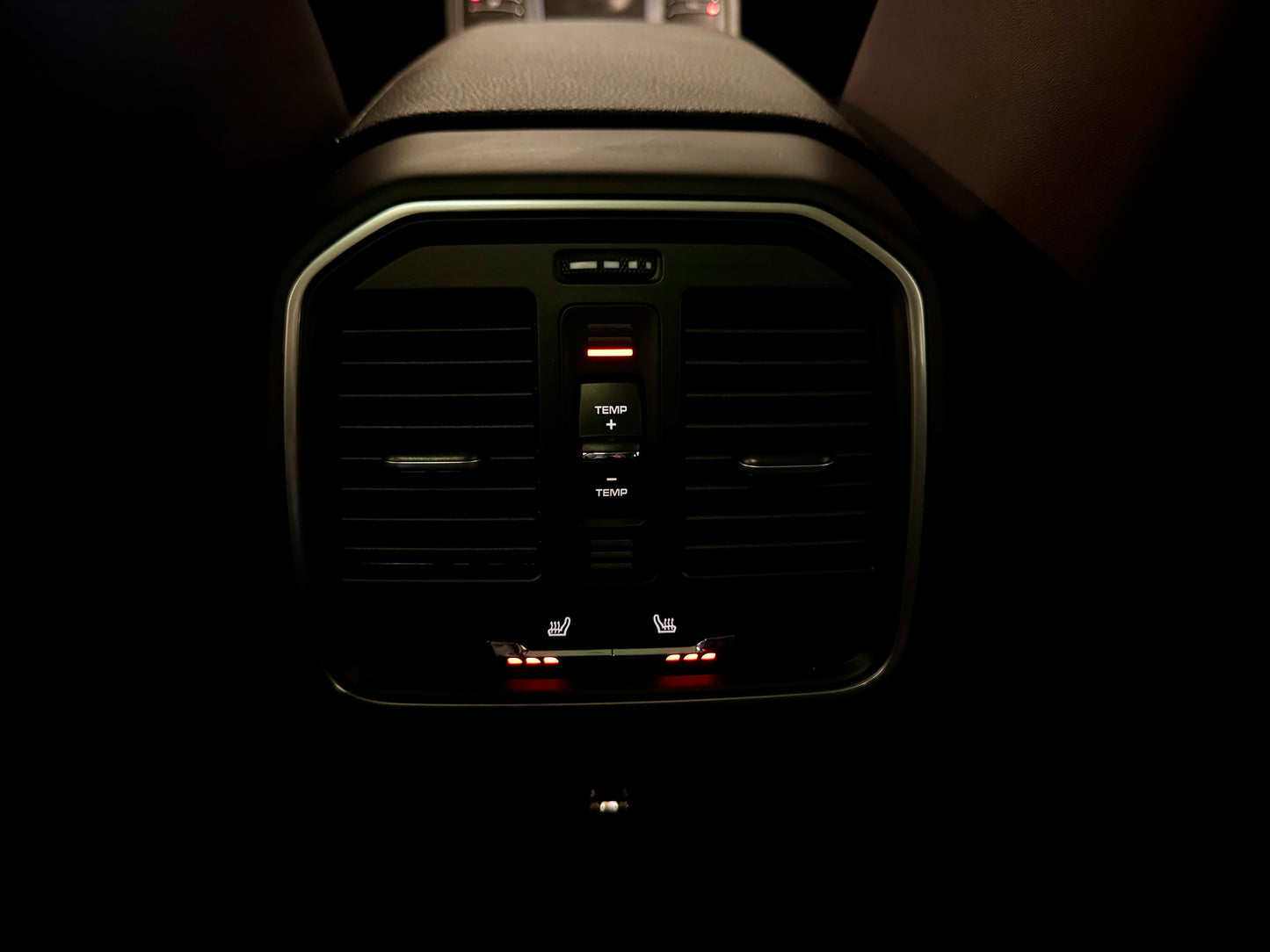 Porsche Macan SPORT PANORAMA LEDER KAMERA AHK MEMORY PDC