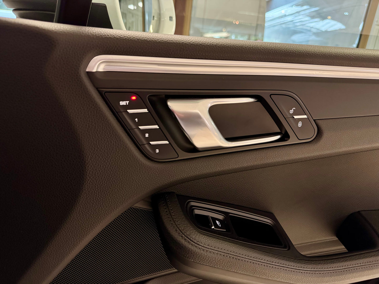 Porsche Macan SPORT PANORAMA LEDER KAMERA AHK MEMORY PDC