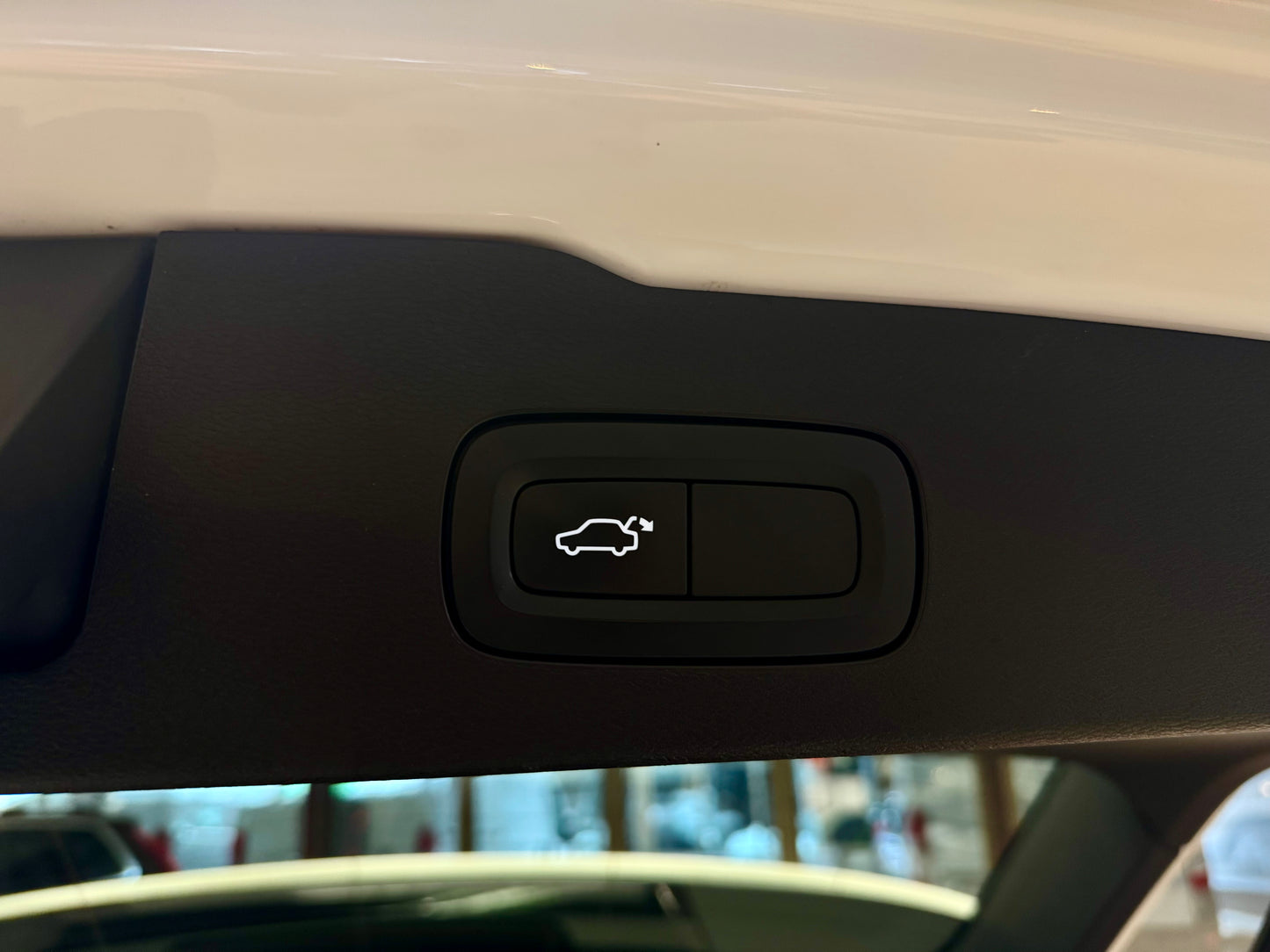 Volvo V60 D4 CROSS COUNTRY AWD LEDER AHK NAVI LED CAM