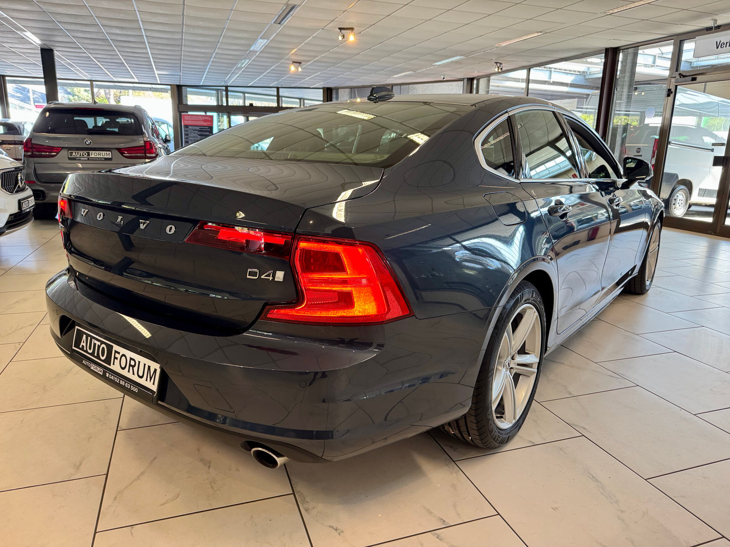 Volvo S90 2.0 D4 AUT NAVI LEDER CAM LED SHZ PDC MEMORY