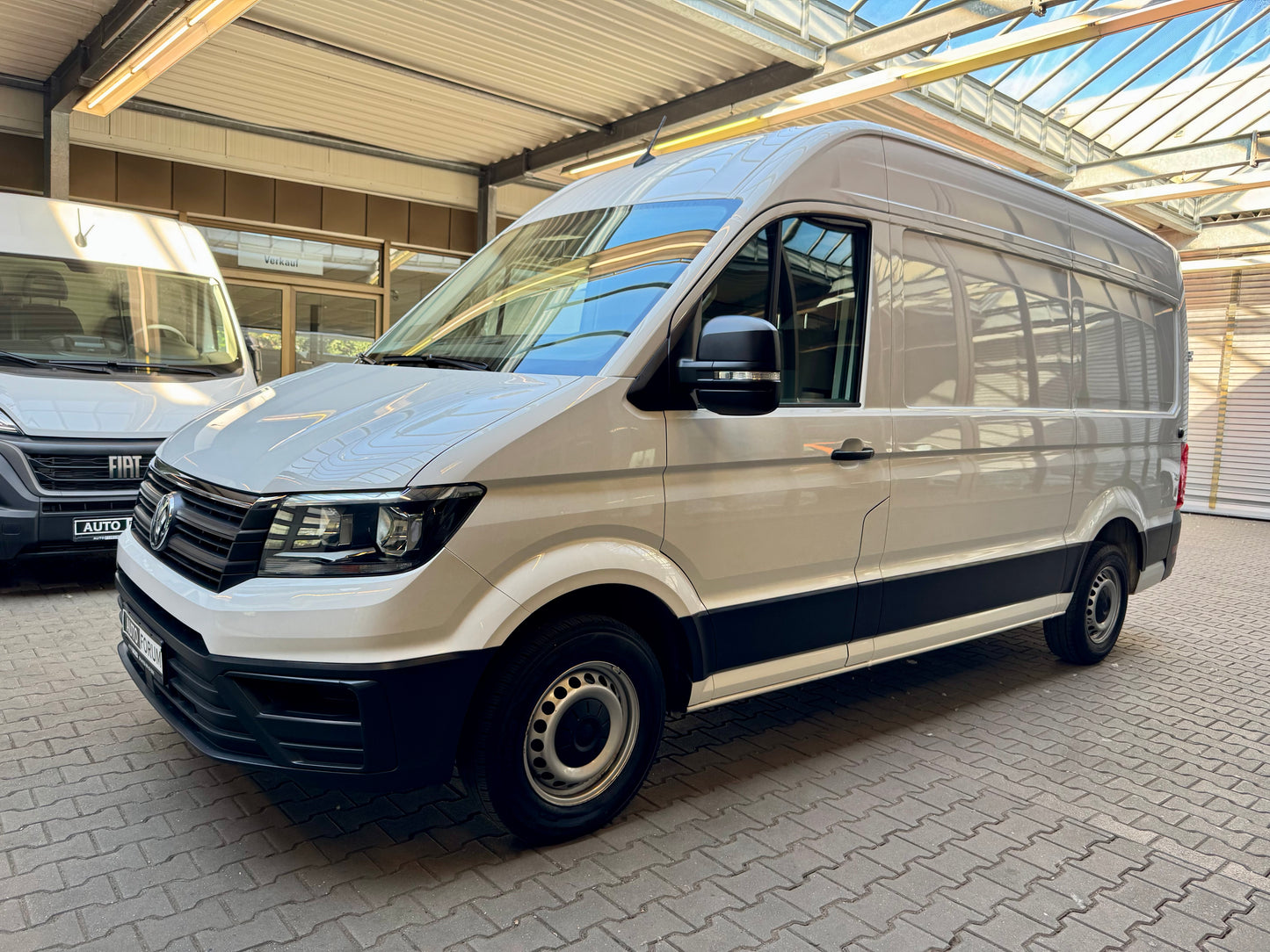 Volkswagen Crafter 2.0 TDI L3H3 mittellang KLIMA AHK NAVI