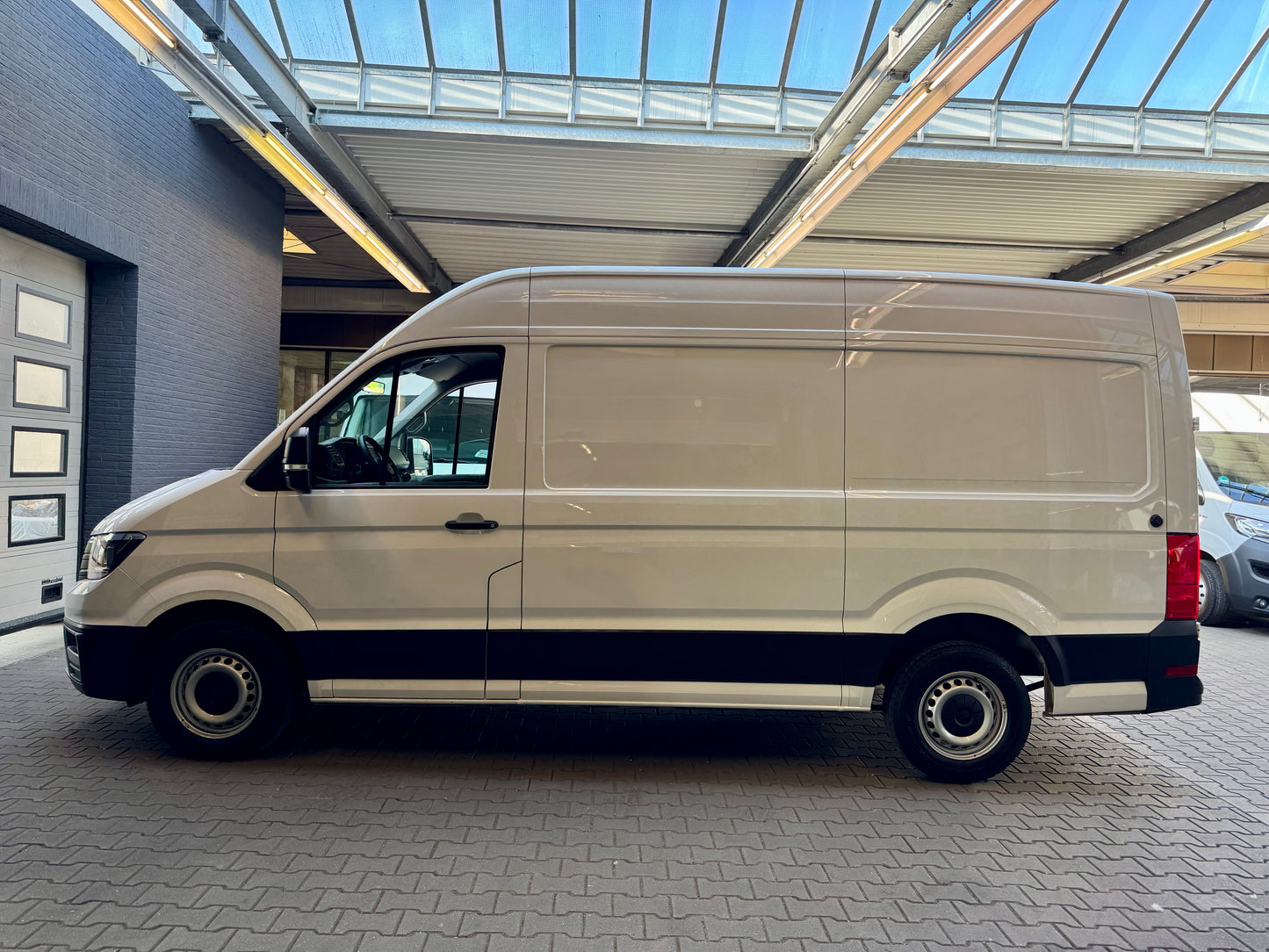 Volkswagen Crafter 2.0 TDI L3H3 mittellang KLIMA AHK NAVI