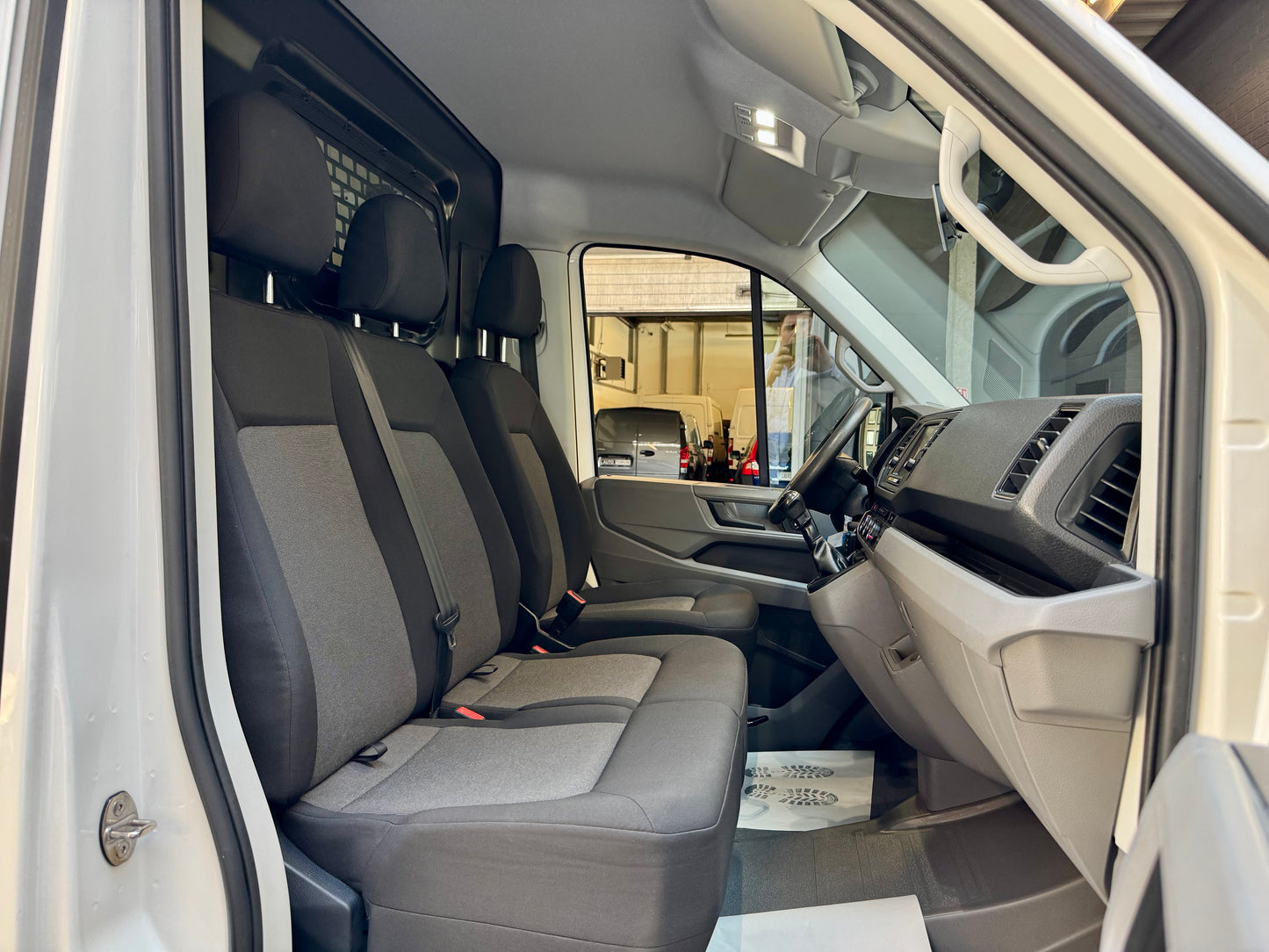 Volkswagen Crafter 2.0 TDI L3H3 mittellang KLIMA AHK NAVI