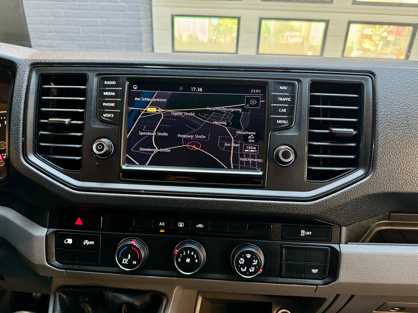 Volkswagen Crafter 2.0 TDI L3H3 mittellang KLIMA AHK NAVI