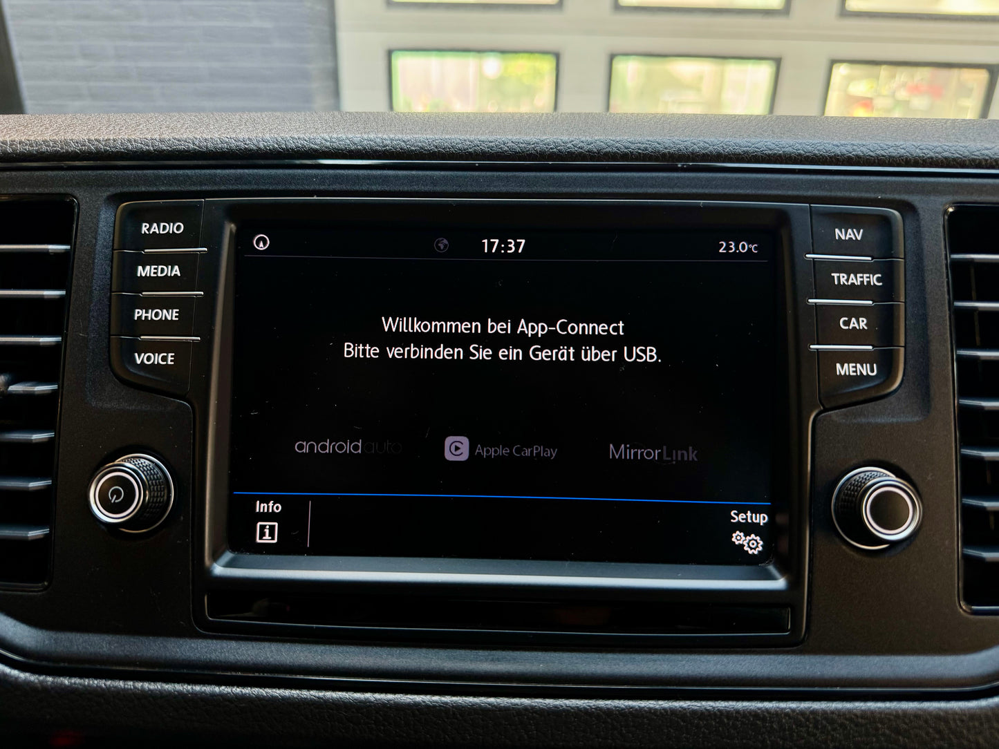 Volkswagen Crafter 2.0 TDI L3H3 mittellang KLIMA AHK NAVI