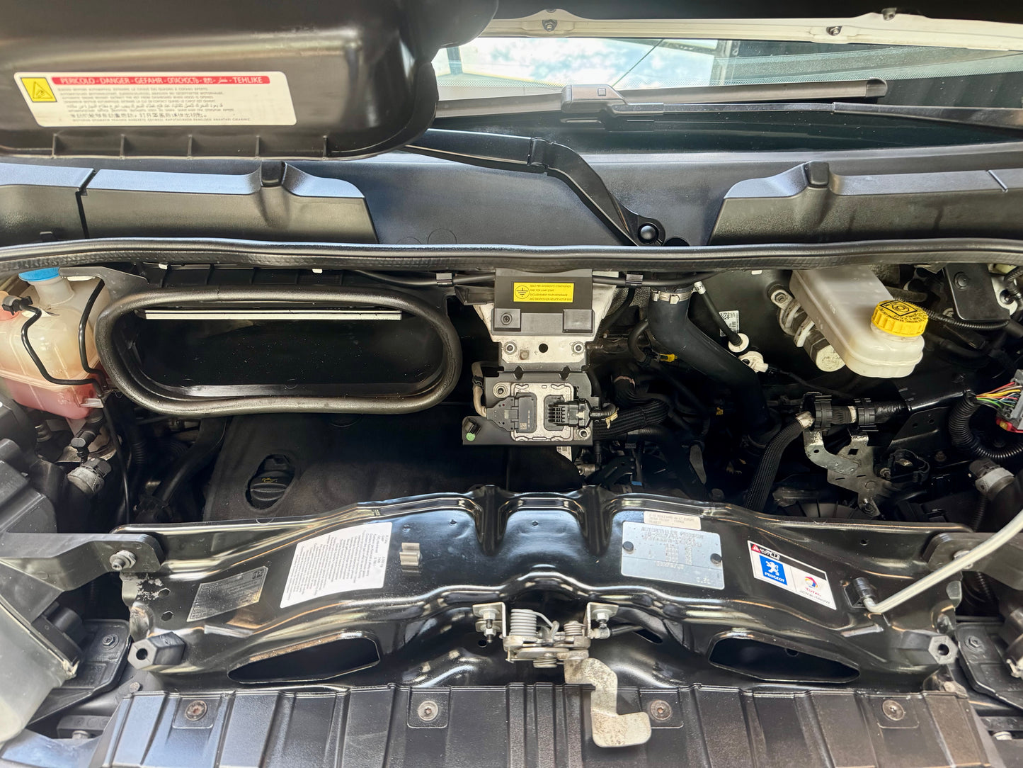 Peugeot Boxer 2.2 HDi L1H1 3,3t KLIMA NAVI 3-SITZER PDC
