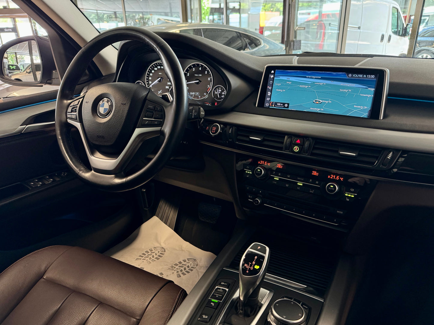 BMW X5 50i xDrive LEDER AUT NAVI CAM ACC SHZ PDC LED