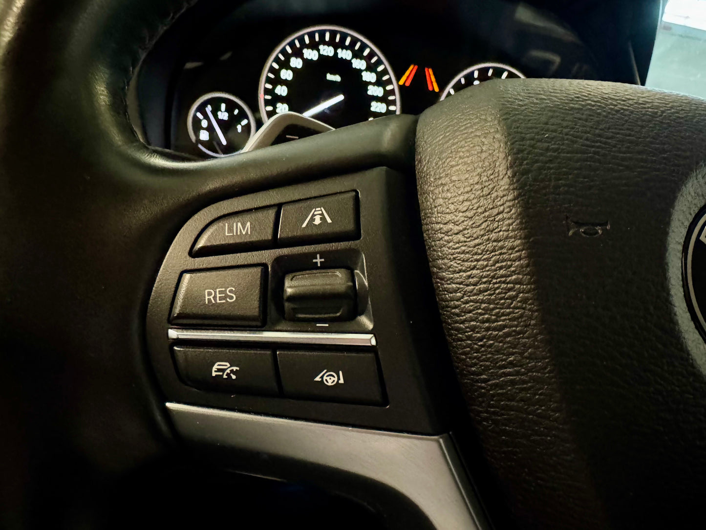 BMW X5 50i xDrive LEDER AUT NAVI CAM ACC SHZ PDC LED