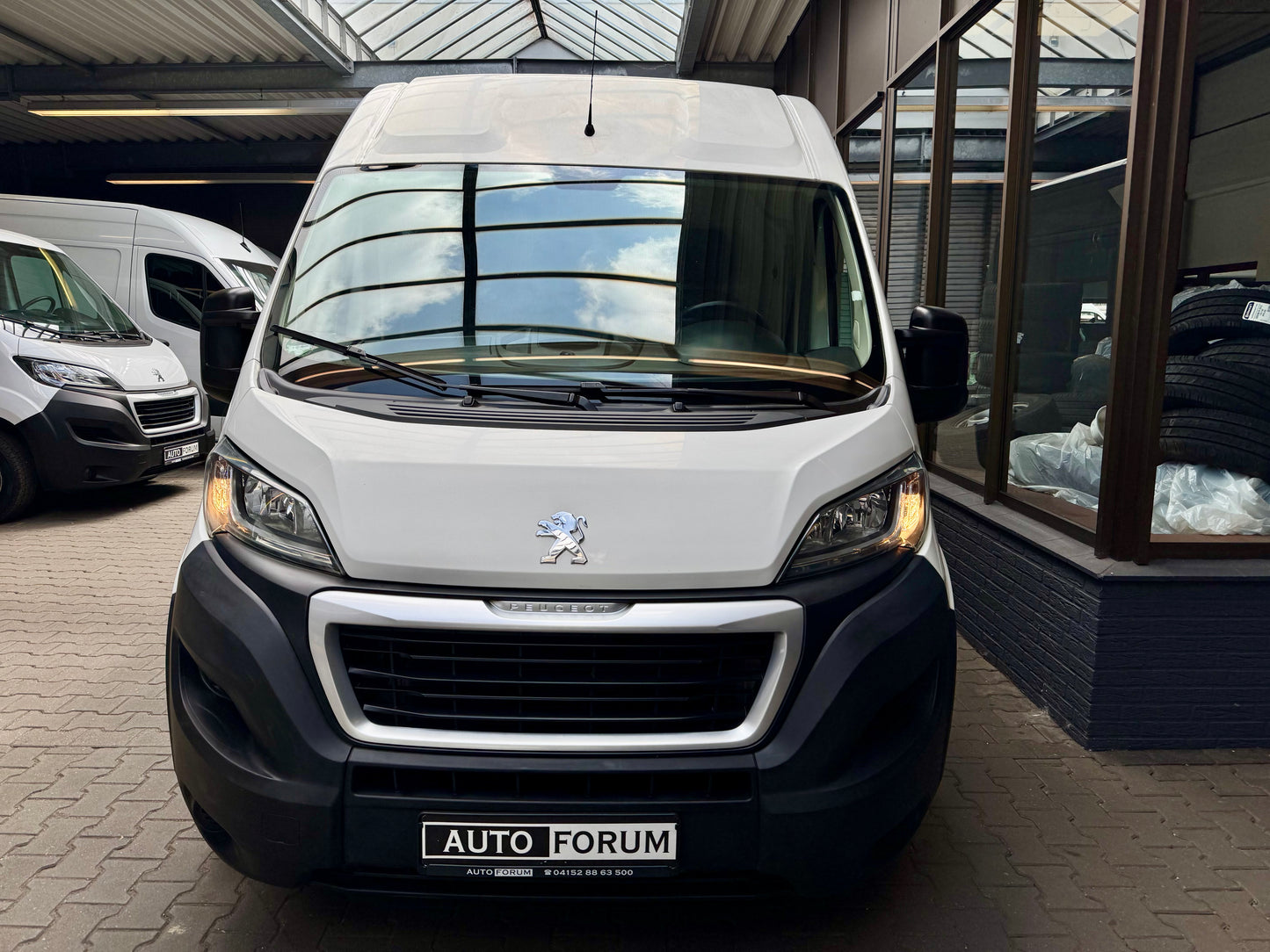 Peugeot Boxer 2.0 HDi L2H2 KLIMA REGALE 3-SITZE CAM PDC
