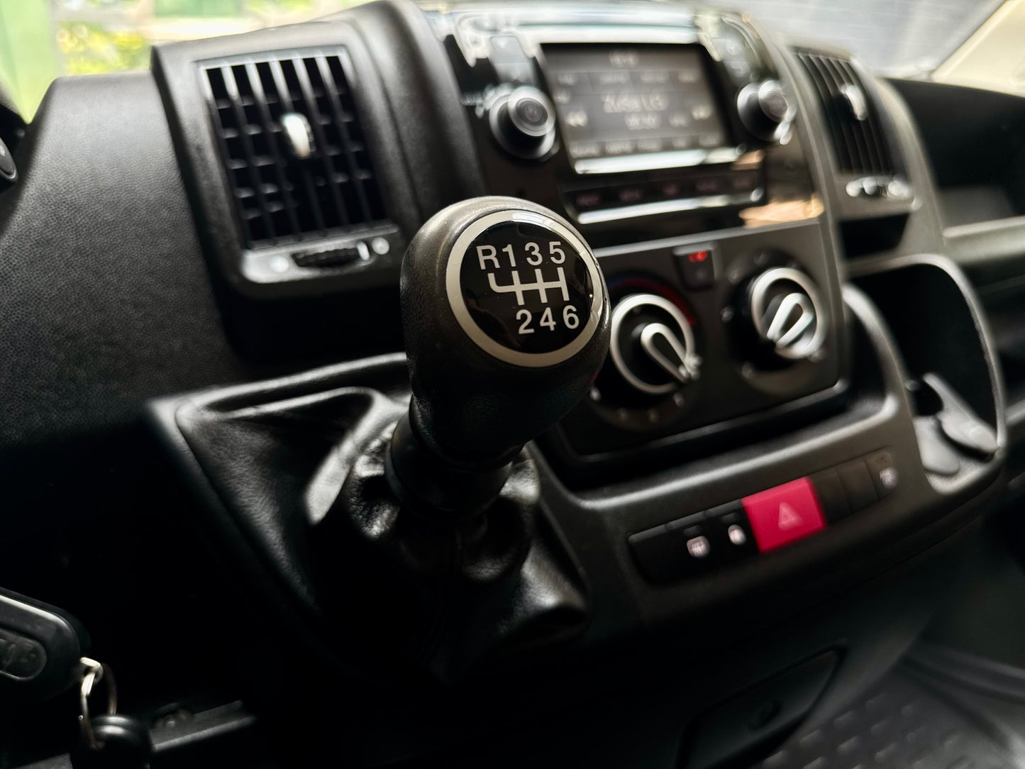 Peugeot Boxer 2.0 HDi L2H2 KLIMA REGALE 3-SITZE CAM PDC