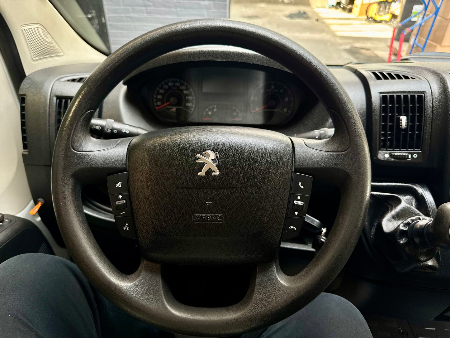 Peugeot Boxer 2.0 HDi L2H2 KLIMA REGALE 3-SITZE CAM PDC