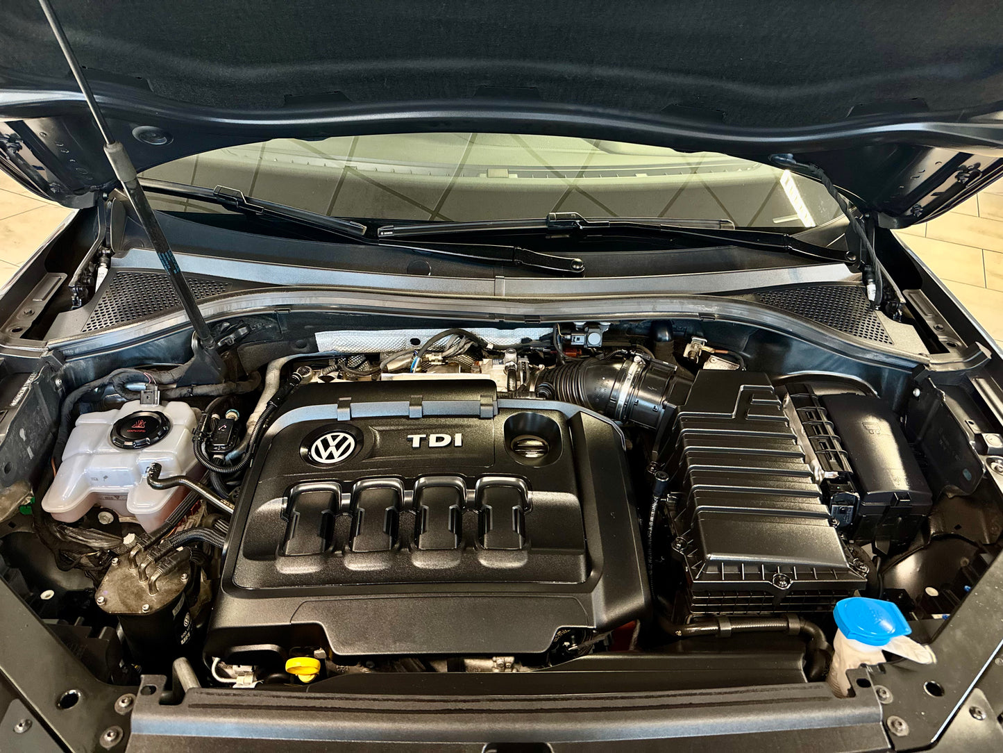 Volkswagen Tiguan 2.0 TDI 4M OFFROAD LEDER NAVI LED AHK 360