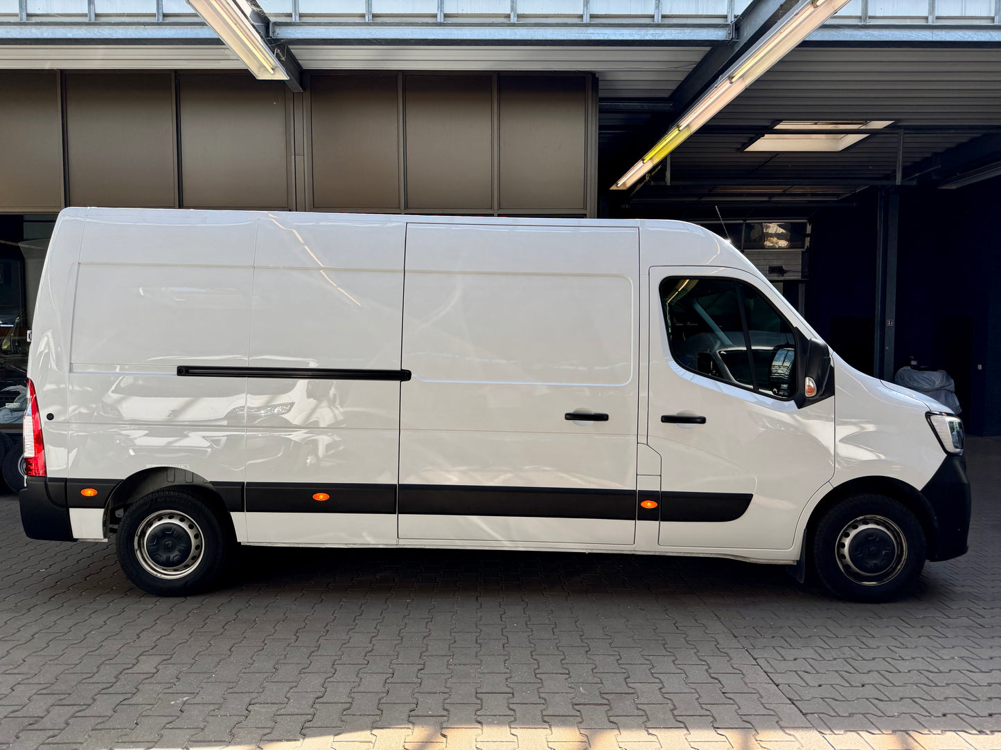 Renault Master 2.3 dCi L3H2 3,5t AHK KLIMA CAM NAVI TEMP