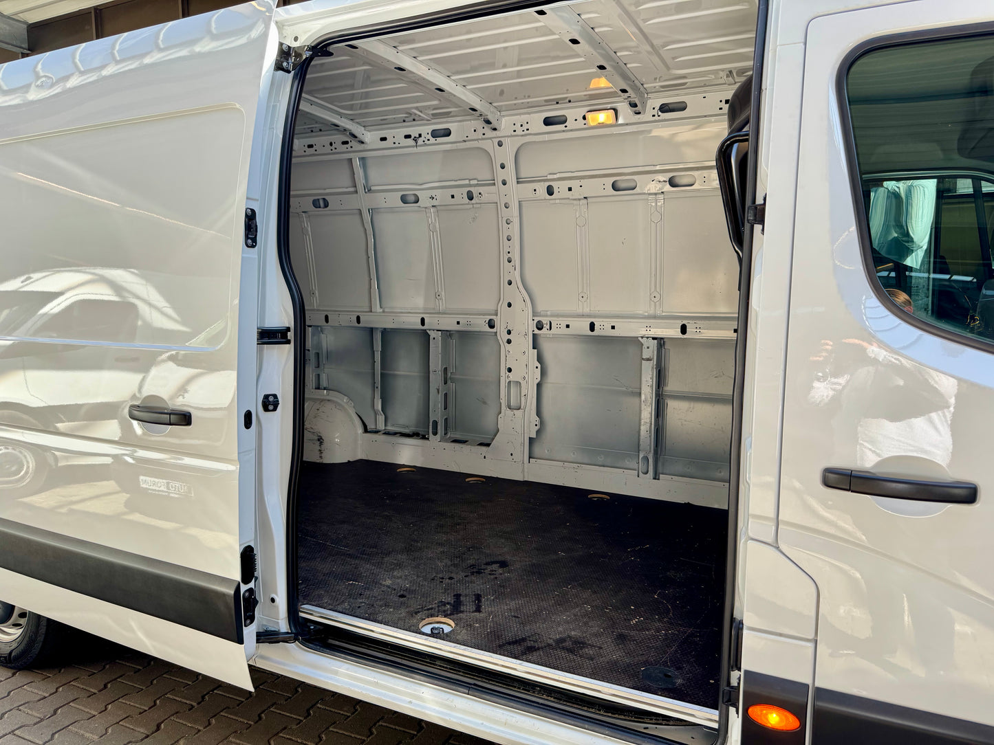 Renault Master 2.3 dCi L3H2 3,5t AHK KLIMA CAM NAVI TEMP