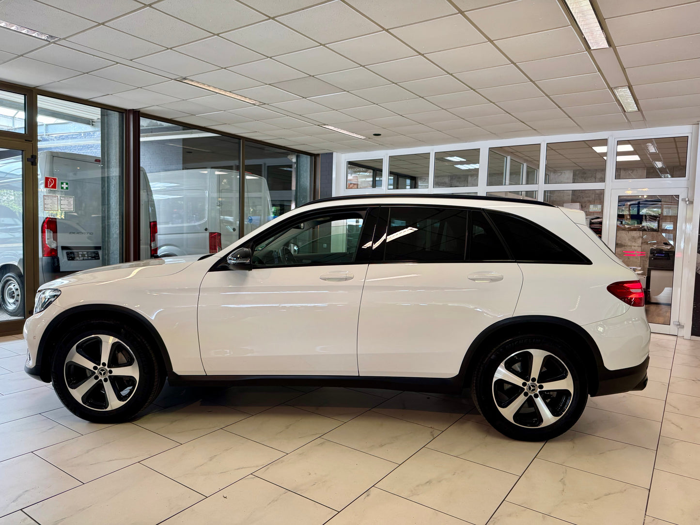 Mercedes-Benz GLC 250 4M EXCLUSIVE NIGHT LEDER NAVI AHK CAM