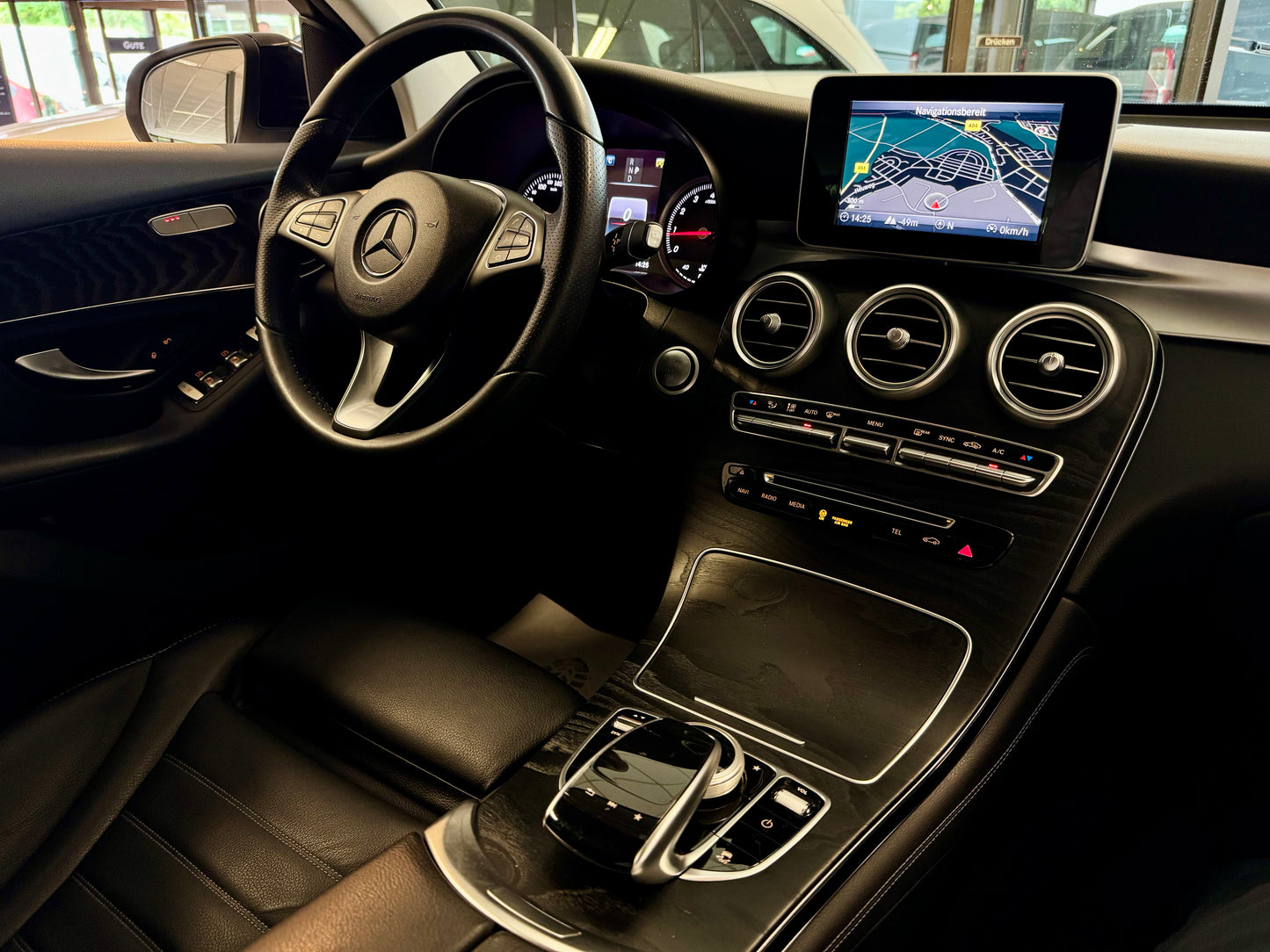 Mercedes-Benz GLC 250 4M EXCLUSIVE NIGHT LEDER NAVI AHK CAM