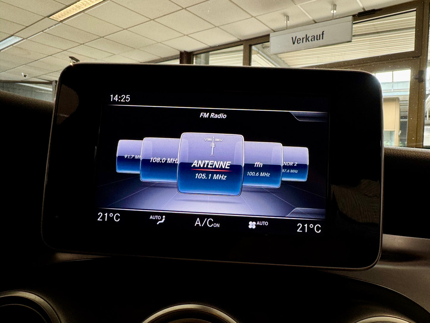 Mercedes-Benz GLC 250 4M EXCLUSIVE NIGHT LEDER NAVI AHK CAM