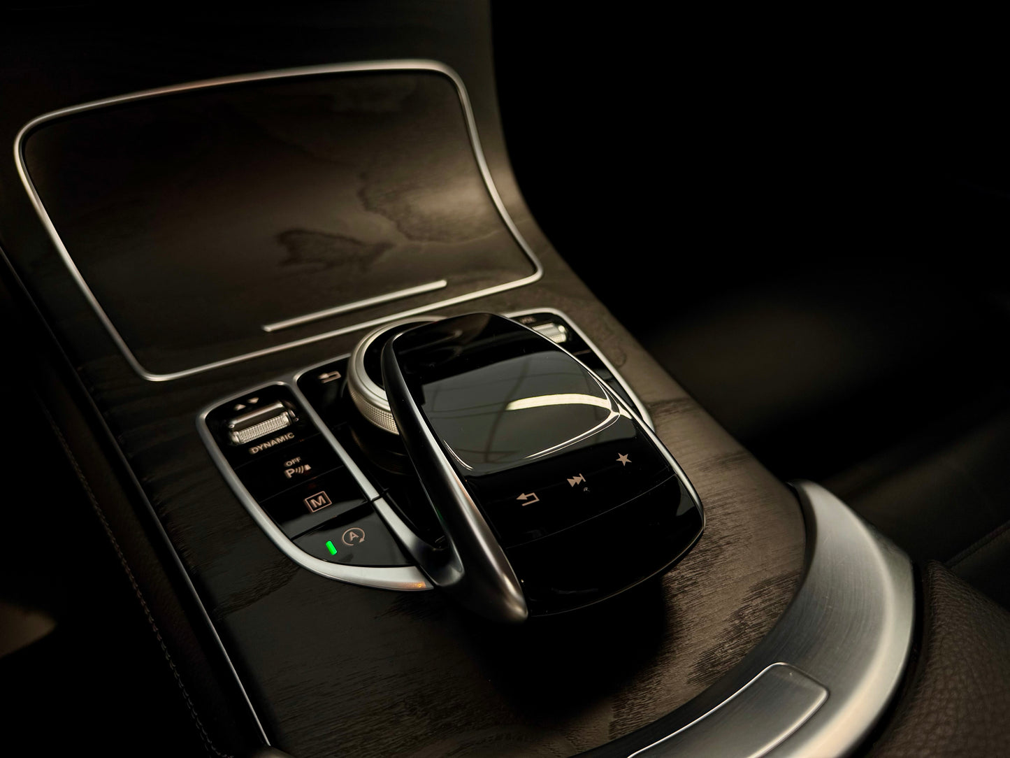 Mercedes-Benz GLC 250 4M EXCLUSIVE NIGHT LEDER NAVI AHK CAM
