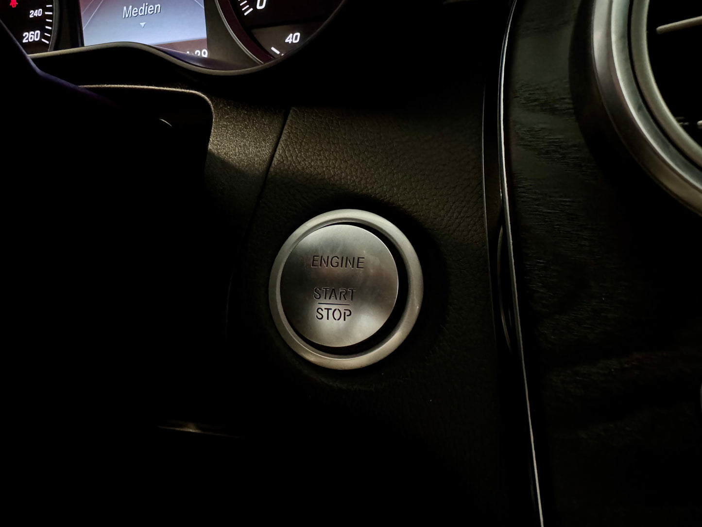 Mercedes-Benz GLC 250 4M EXCLUSIVE NIGHT LEDER NAVI AHK CAM