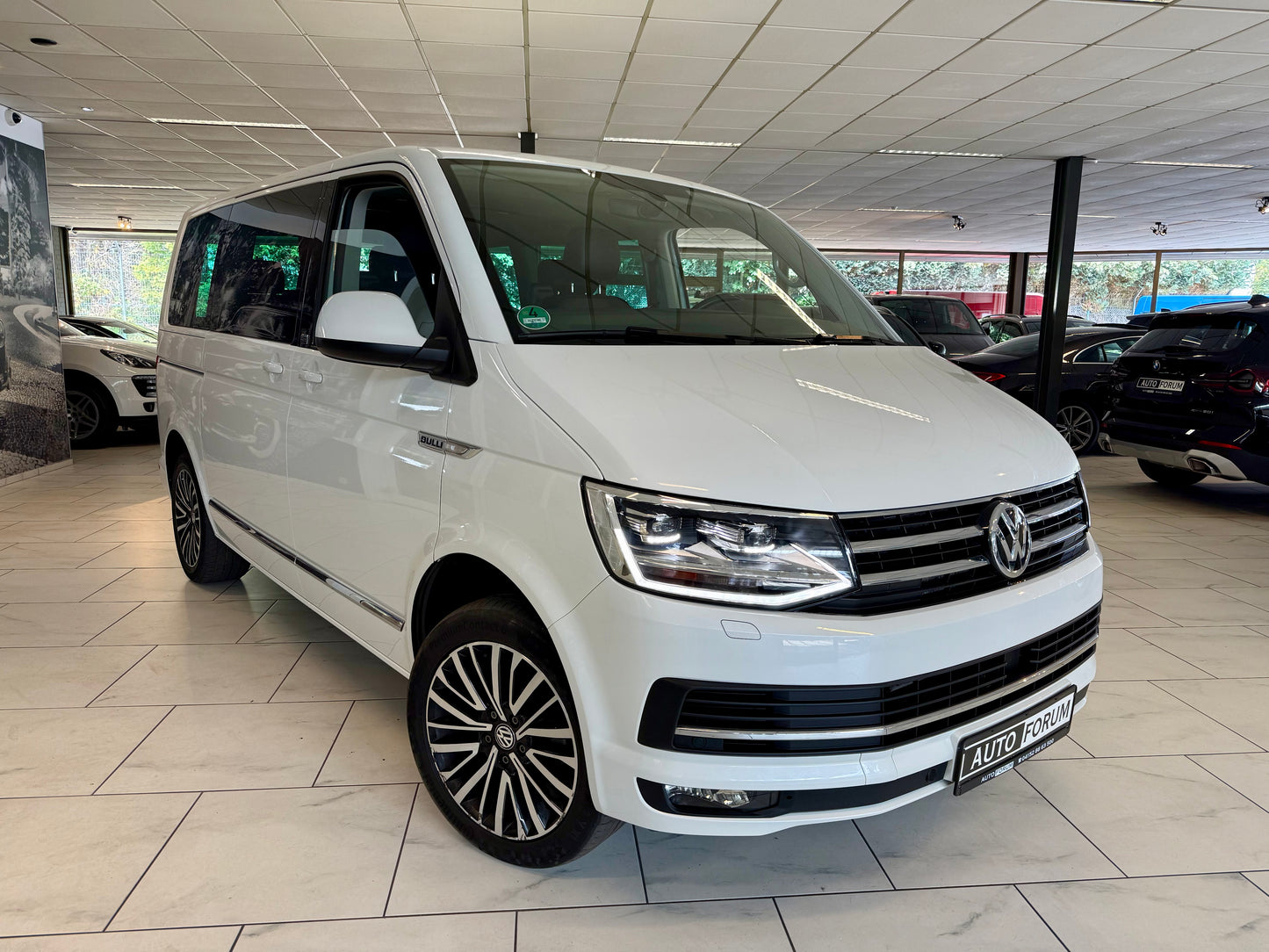 Volkswagen T6 Multivan 2.0 TDI GEN SIX LED SHZG LEDER 7SITZ