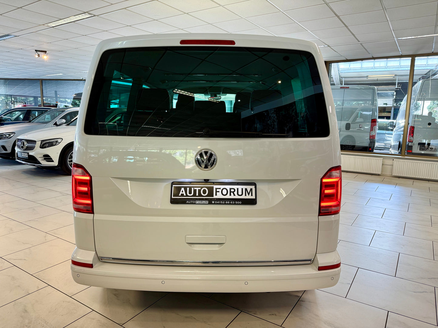 Volkswagen T6 Multivan 2.0 TDI GEN SIX LED SHZG LEDER 7SITZ