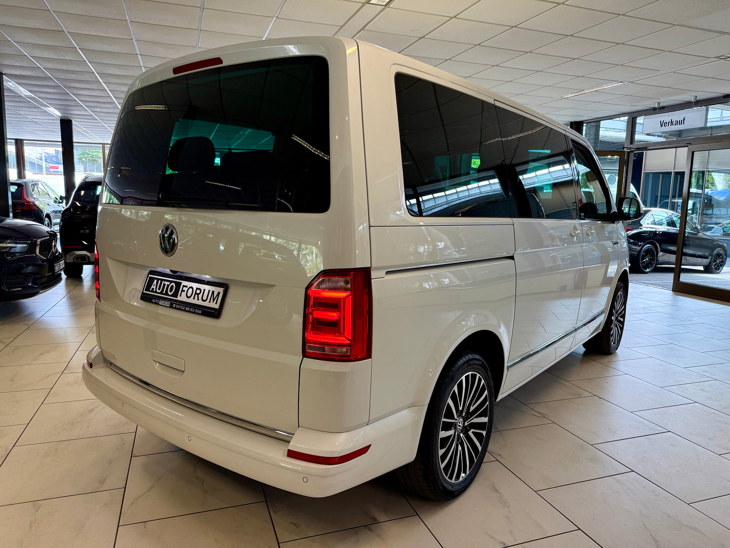 Volkswagen T6 Multivan 2.0 TDI GEN SIX LED SHZG LEDER 7SITZ