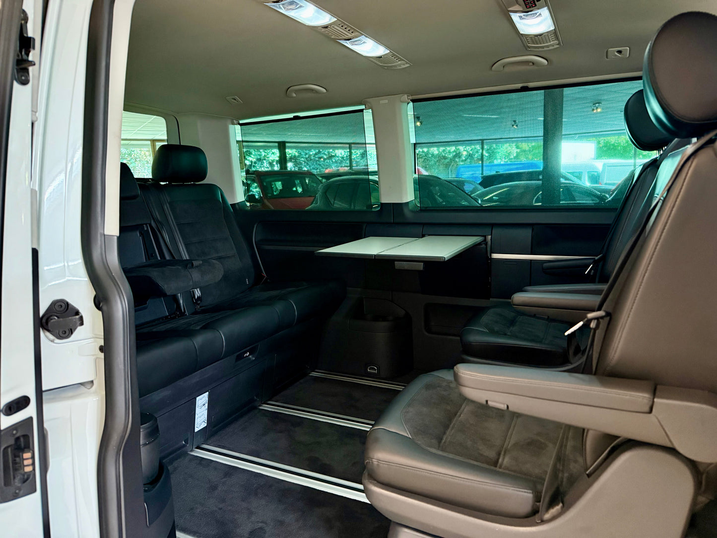 Volkswagen T6 Multivan 2.0 TDI GEN SIX LED SHZG LEDER 7SITZ