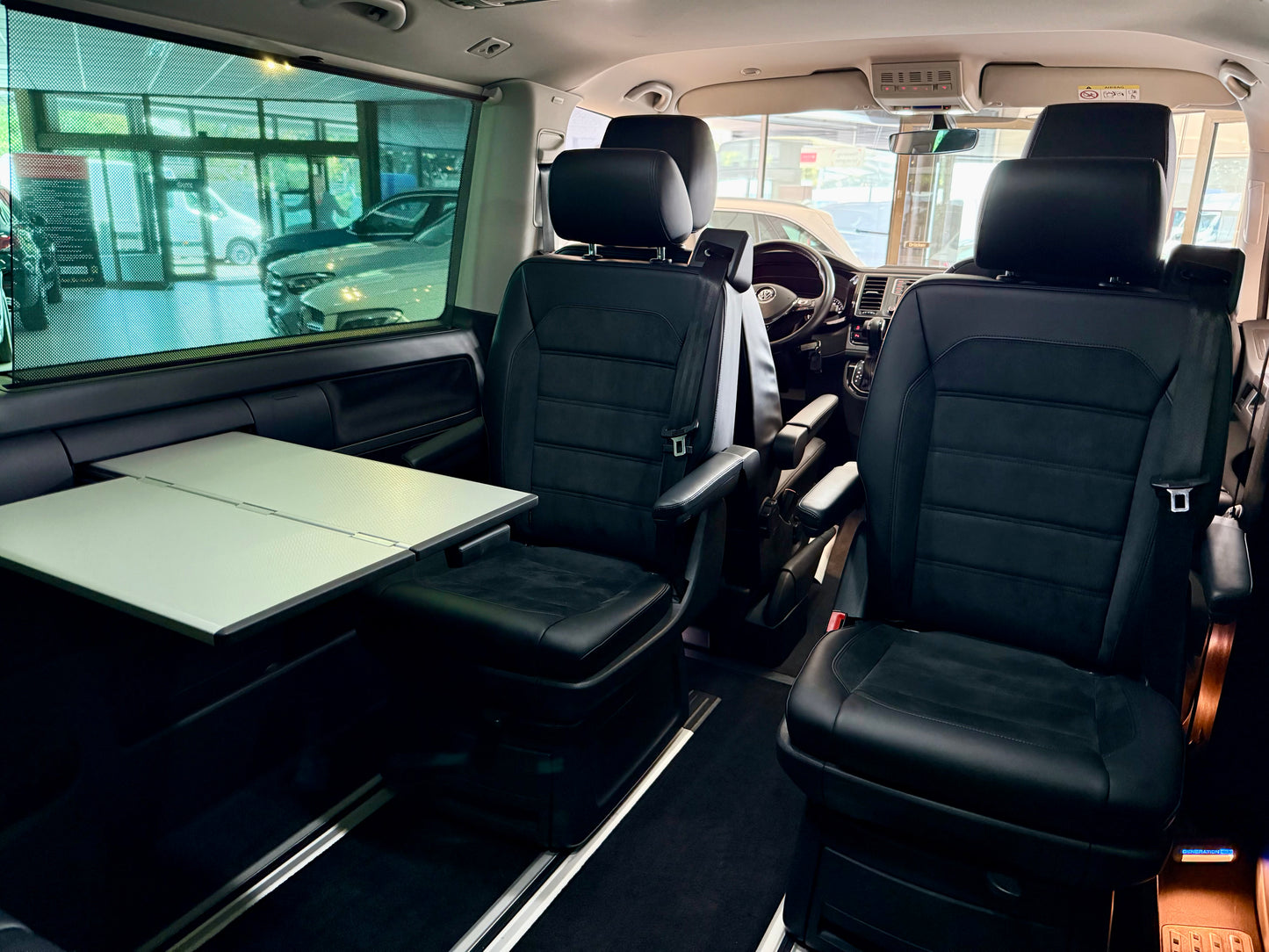 Volkswagen T6 Multivan 2.0 TDI GEN SIX LED SHZG LEDER 7SITZ