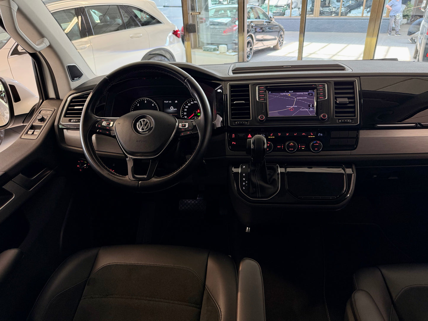 Volkswagen T6 Multivan 2.0 TDI GEN SIX LED SHZG LEDER 7SITZ