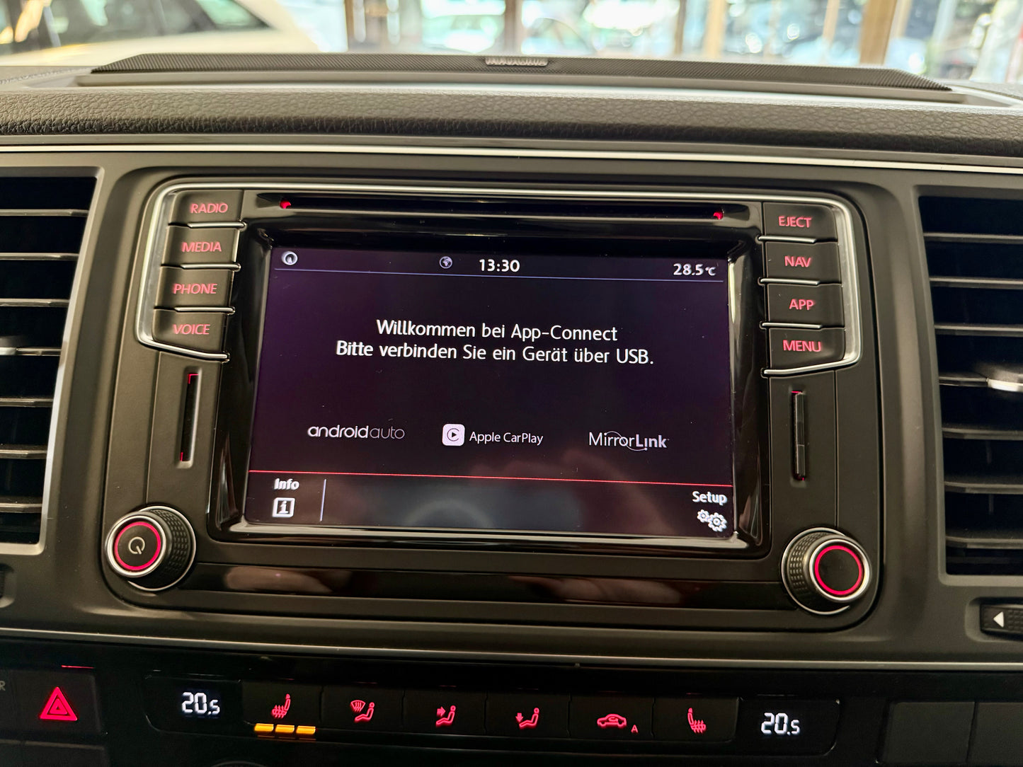 Volkswagen T6 Multivan 2.0 TDI GEN SIX LED SHZG LEDER 7SITZ
