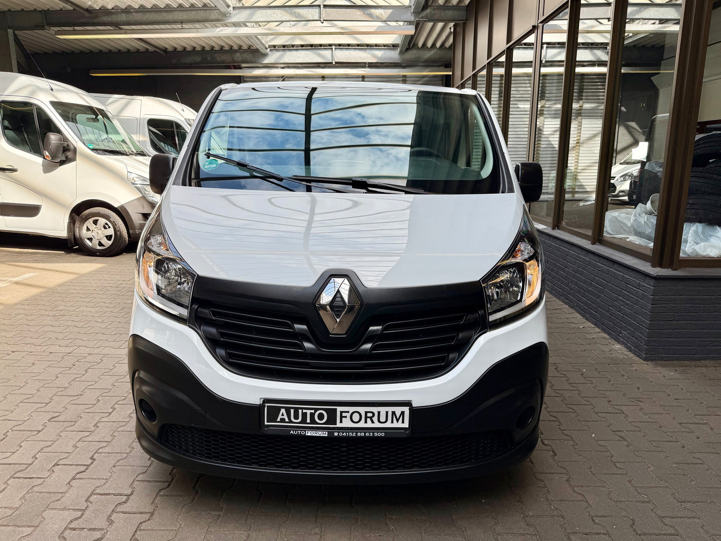 Renault Trafic 1.6 dCi L2 3,0t NAVI KLIMA AHK 3SITZE PDC