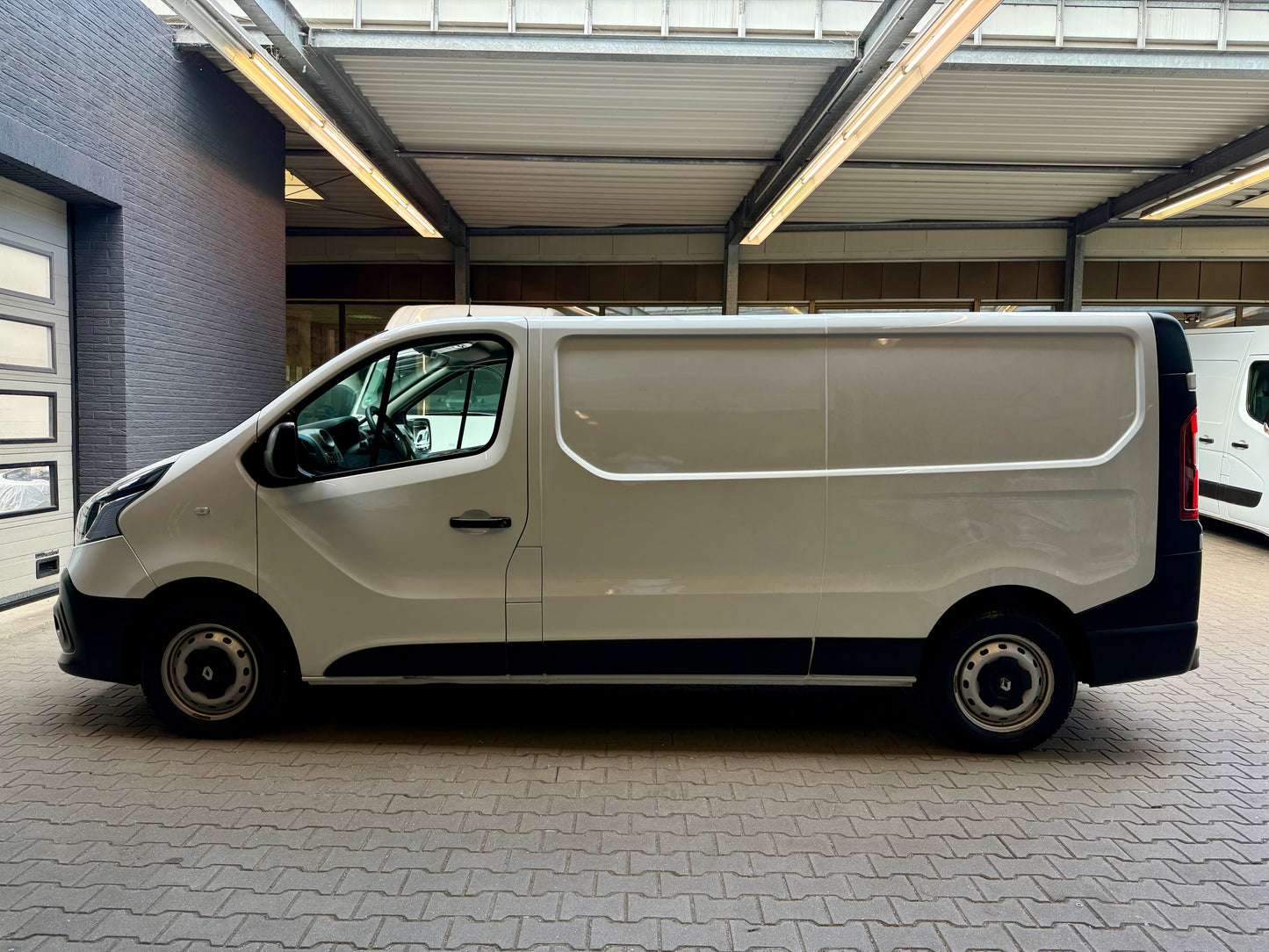 Renault Trafic 1.6 dCi L2 3,0t NAVI KLIMA AHK 3SITZE PDC