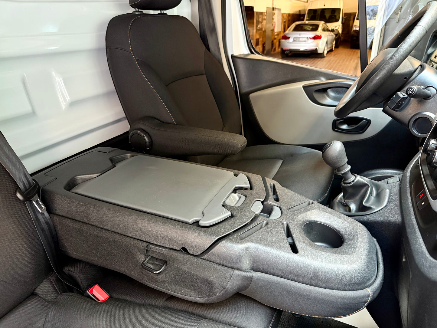 Renault Trafic 1.6 dCi L2 3,0t NAVI KLIMA AHK 3SITZE PDC