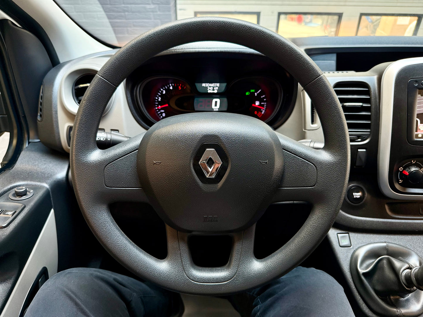 Renault Trafic 1.6 dCi L2 3,0t NAVI KLIMA AHK 3SITZE PDC