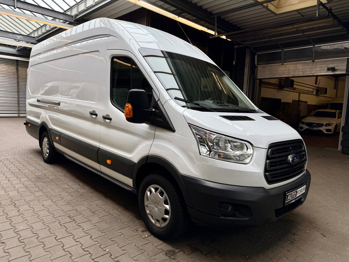 Ford Transit 2.0 D 3,5t L4H3 KLIMA PDC 3SITZE REGALE