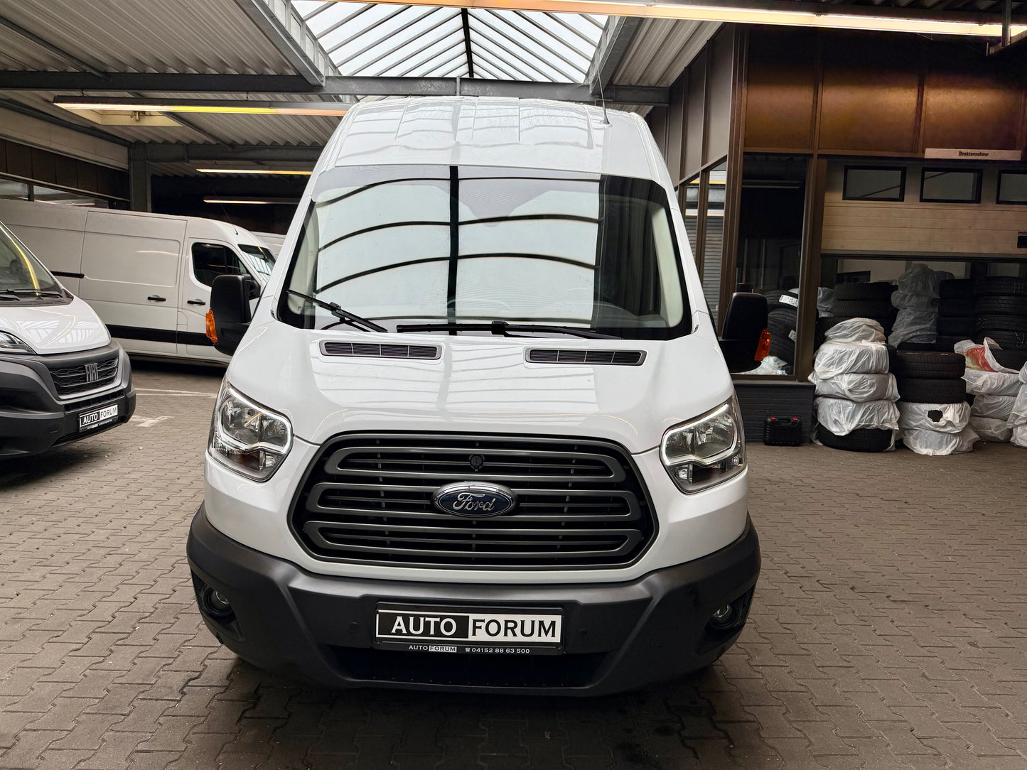 Ford Transit 2.0 D 3,5t L4H3 KLIMA PDC 3SITZE REGALE