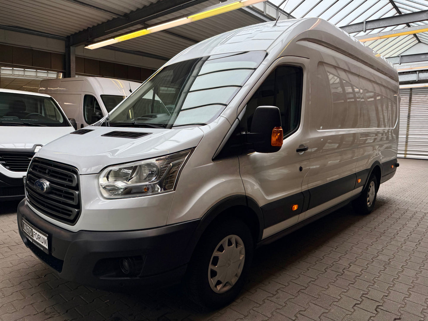 Ford Transit 2.0 D 3,5t L4H3 KLIMA PDC 3SITZE REGALE