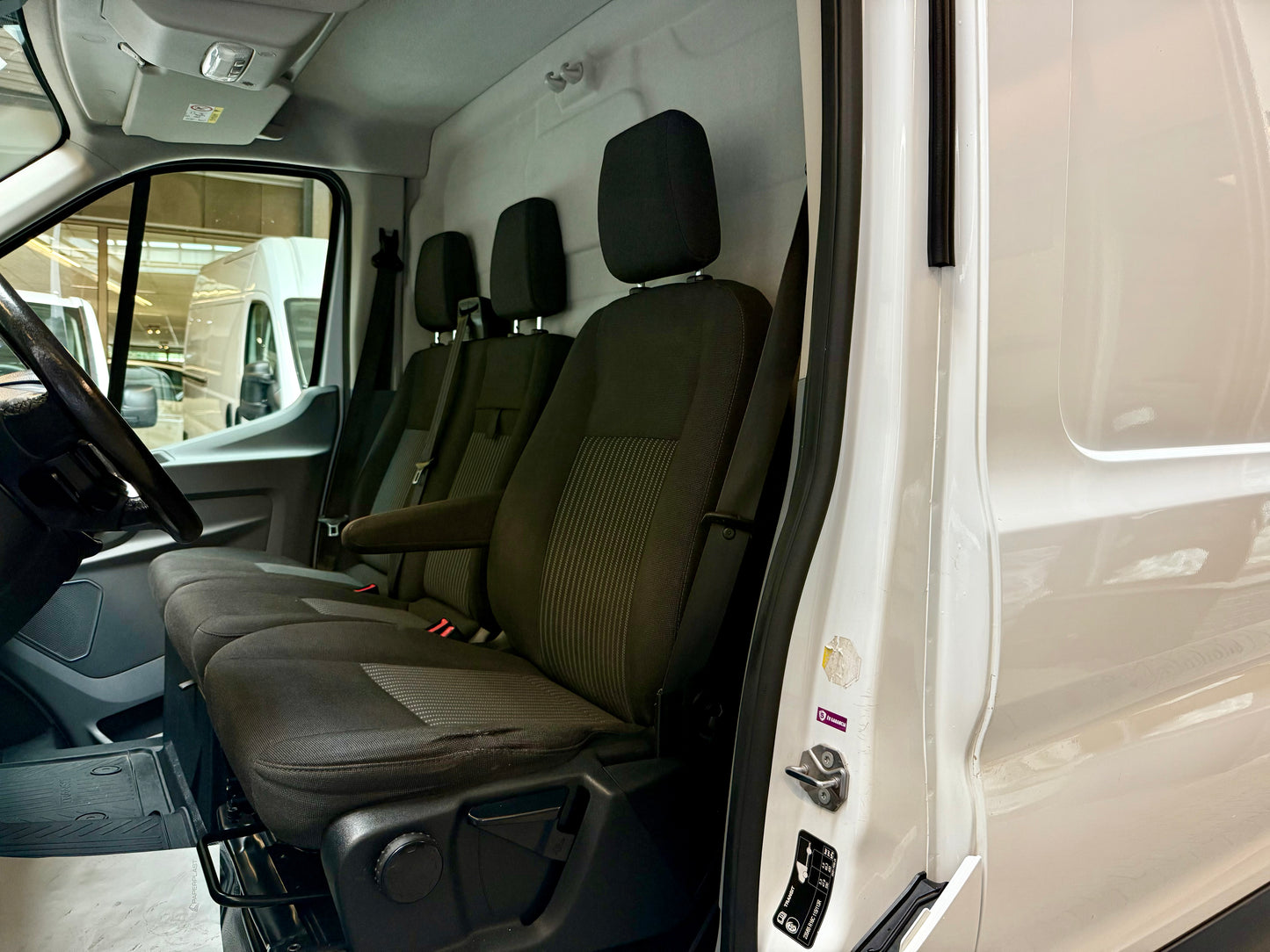 Ford Transit 2.0 D 3,5t L4H3 KLIMA PDC 3SITZE REGALE