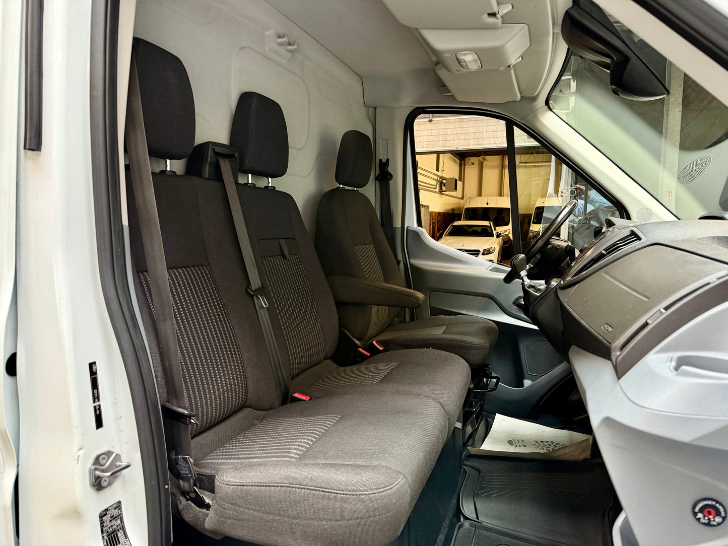 Ford Transit 2.0 D 3,5t L4H3 KLIMA PDC 3SITZE REGALE