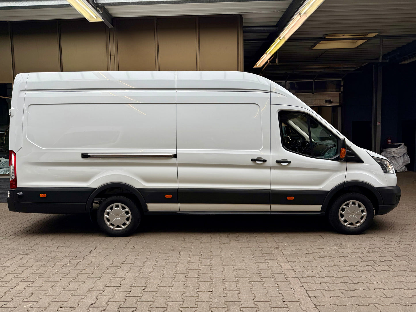 Ford Transit 2.0 D 3,5t L4H3 KLIMA PDC 3SITZE REGALE