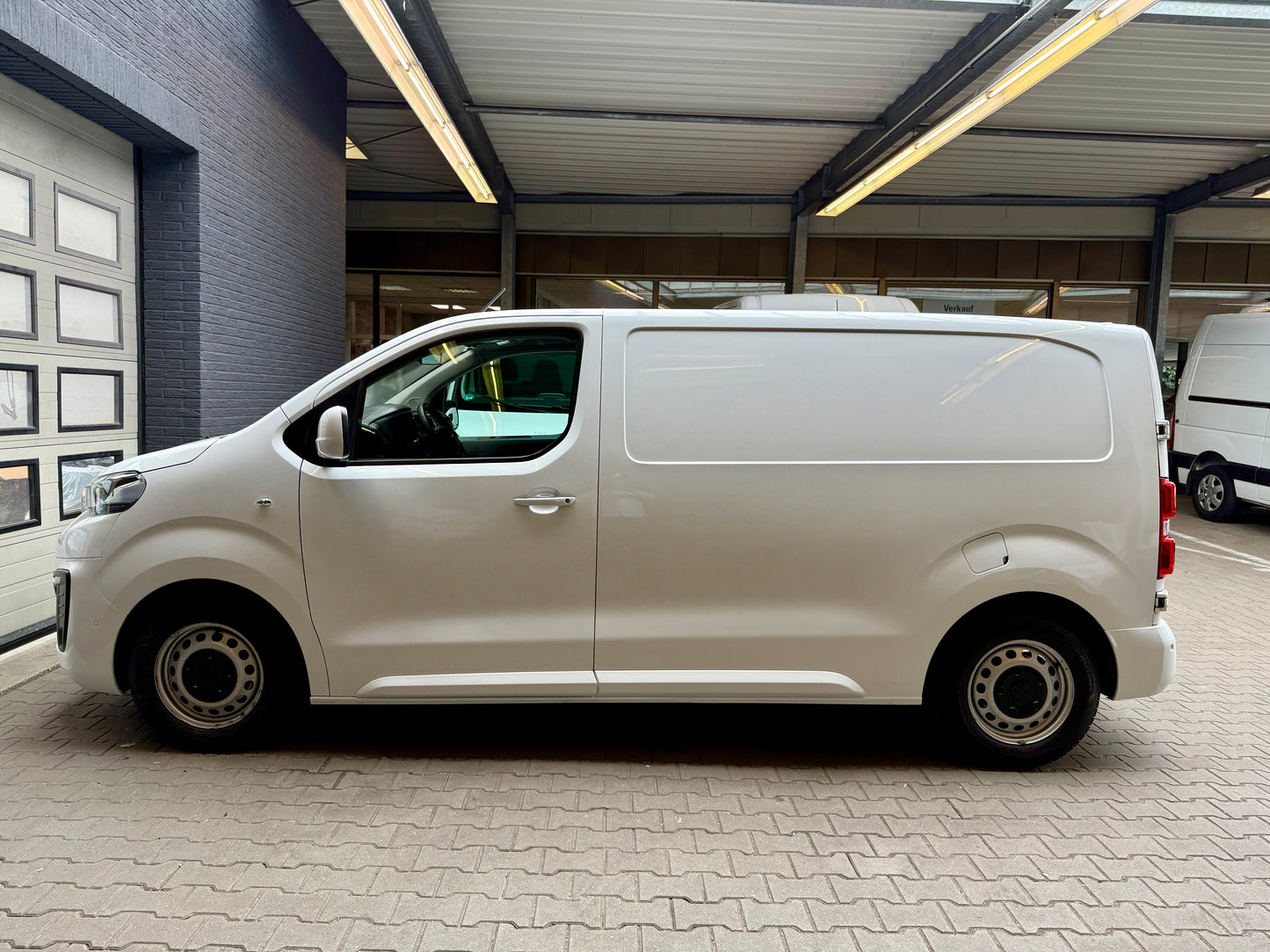 Peugeot Expert 2.0 D L2 PREMIUM AUTOMATIK AHK PDC NAVI
